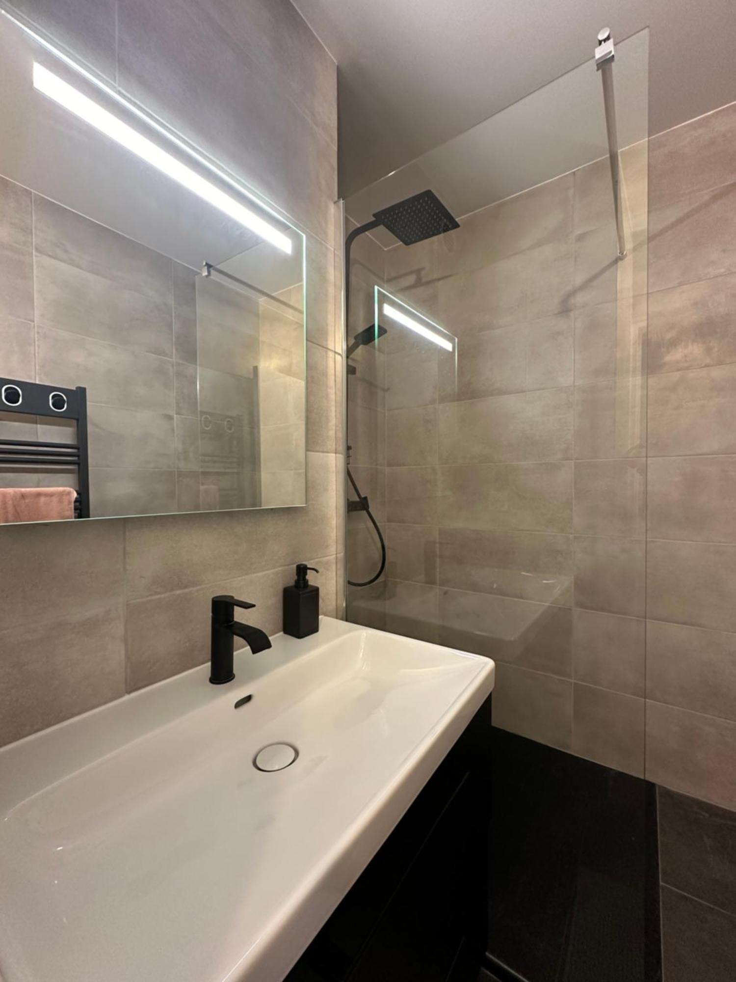 Appartement Proche Paris-Aeroport Cdg-Gare-Disney Villiers-le-Bel Buitenkant foto